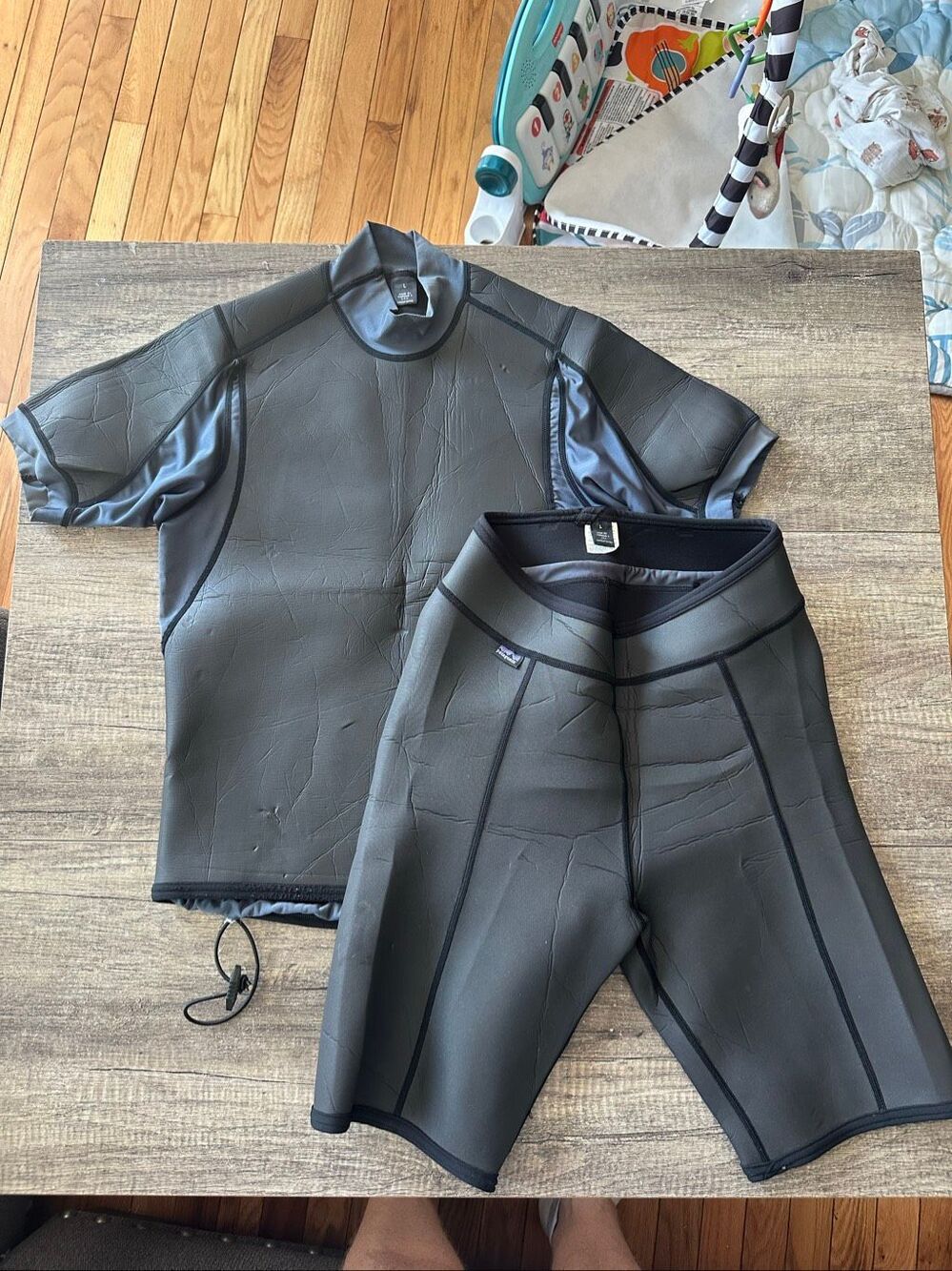 Vintage Patagonia 2-Piece Wetsuit Set Neoprene Short Sleeve Top & Surf Shorts bl